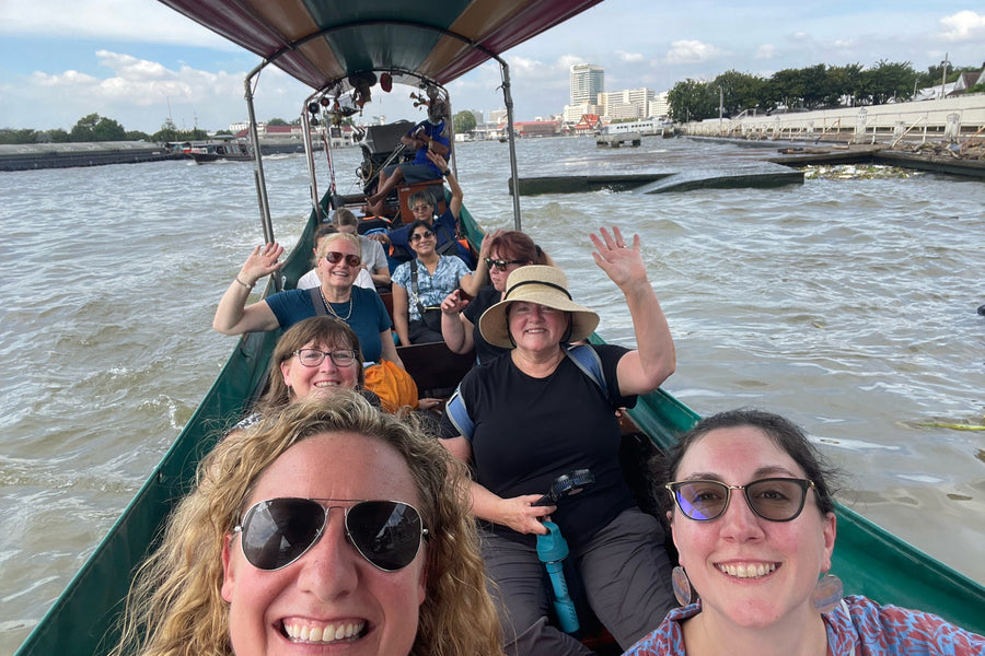 Damesly travelers in Thailand